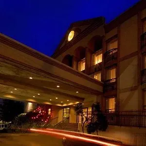 2* Hotel Executive Express Vancouver Airport