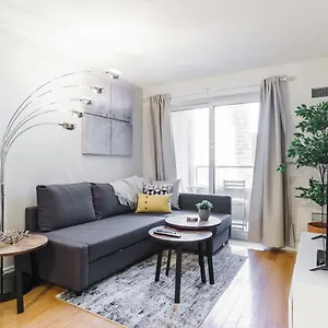 https://aoc-suites-heart-of-downtown-condo-toronto-m5v-3p6.hotelstorontoontario.org